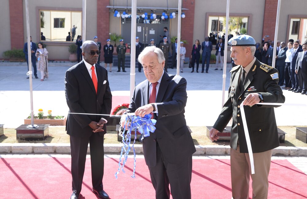 The SG Mr. António Guterres accompanied by Major. Gen Jose Eladio Alcain, former Head of Mission and Chief Military Observer (HoM / CMO) and Chief of Mission Support (CMS) Mr. Nester Odaga-Jalomayo cutting the ribbon to officially inaugurate UNMOGIP new office buildings.
