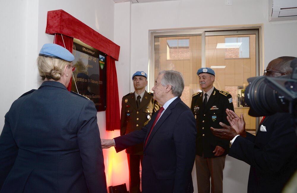 The SG Mr. António Guterres unveiling the plaque to mark the official inauguration of office building of UNMOGIP HQ in Islamabad. Looking on is Major. Gen Jose Eladio Alcain, former Head of Mission and Chief Military Observer (HoM / CMO).